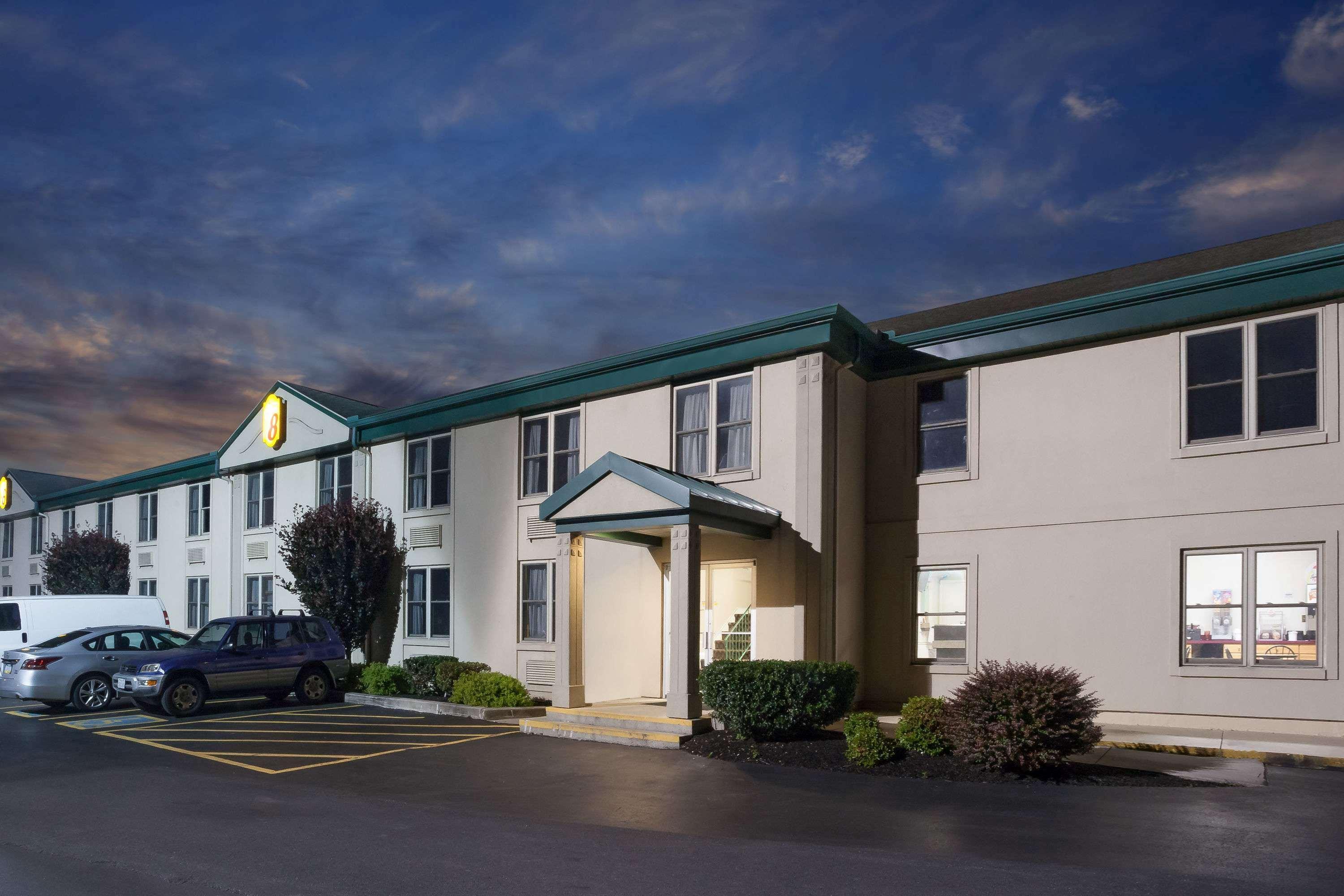 Super 8 By Wyndham Harrisburg Hershey West Εξωτερικό φωτογραφία