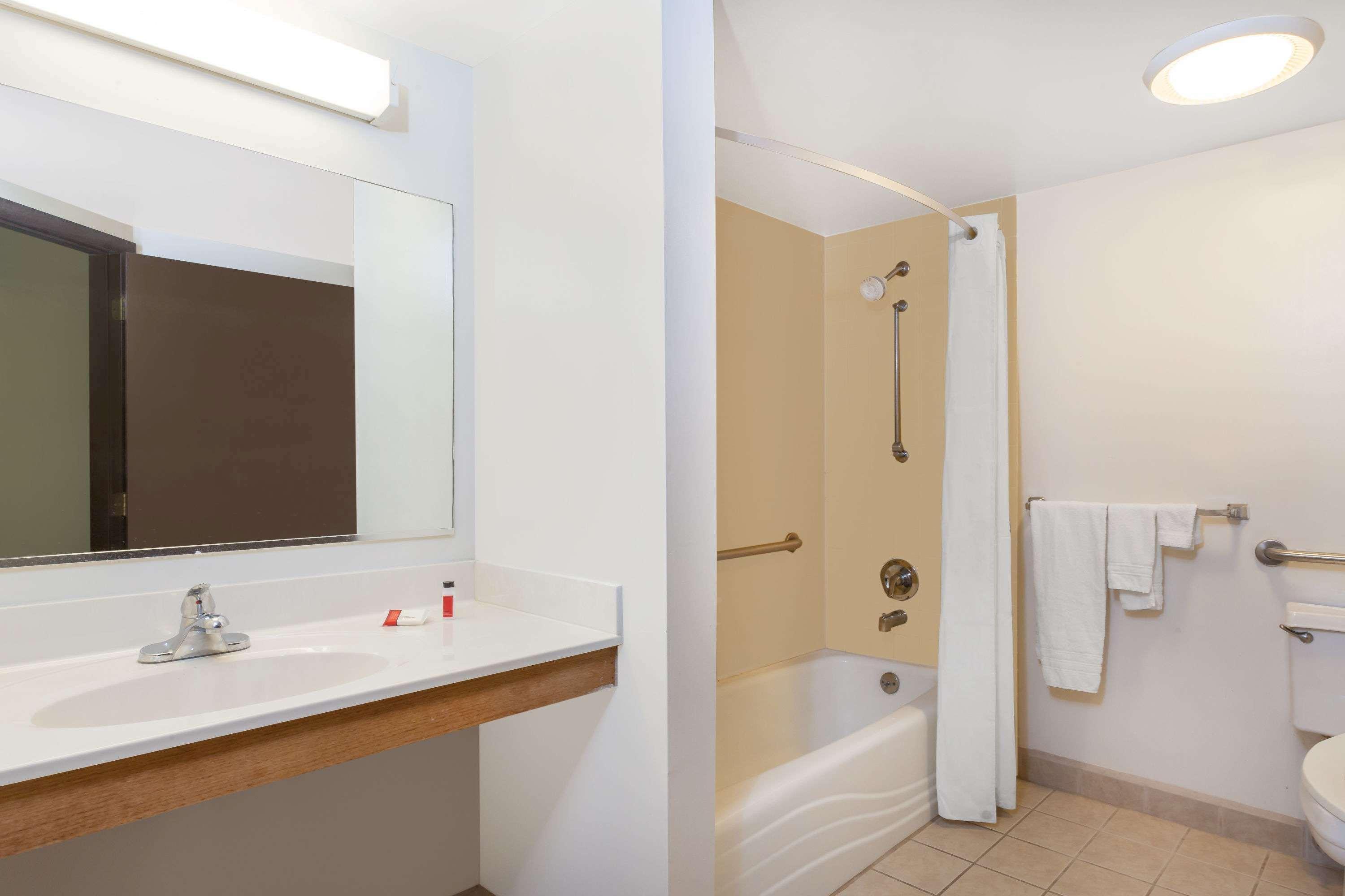 Super 8 By Wyndham Harrisburg Hershey West Εξωτερικό φωτογραφία
