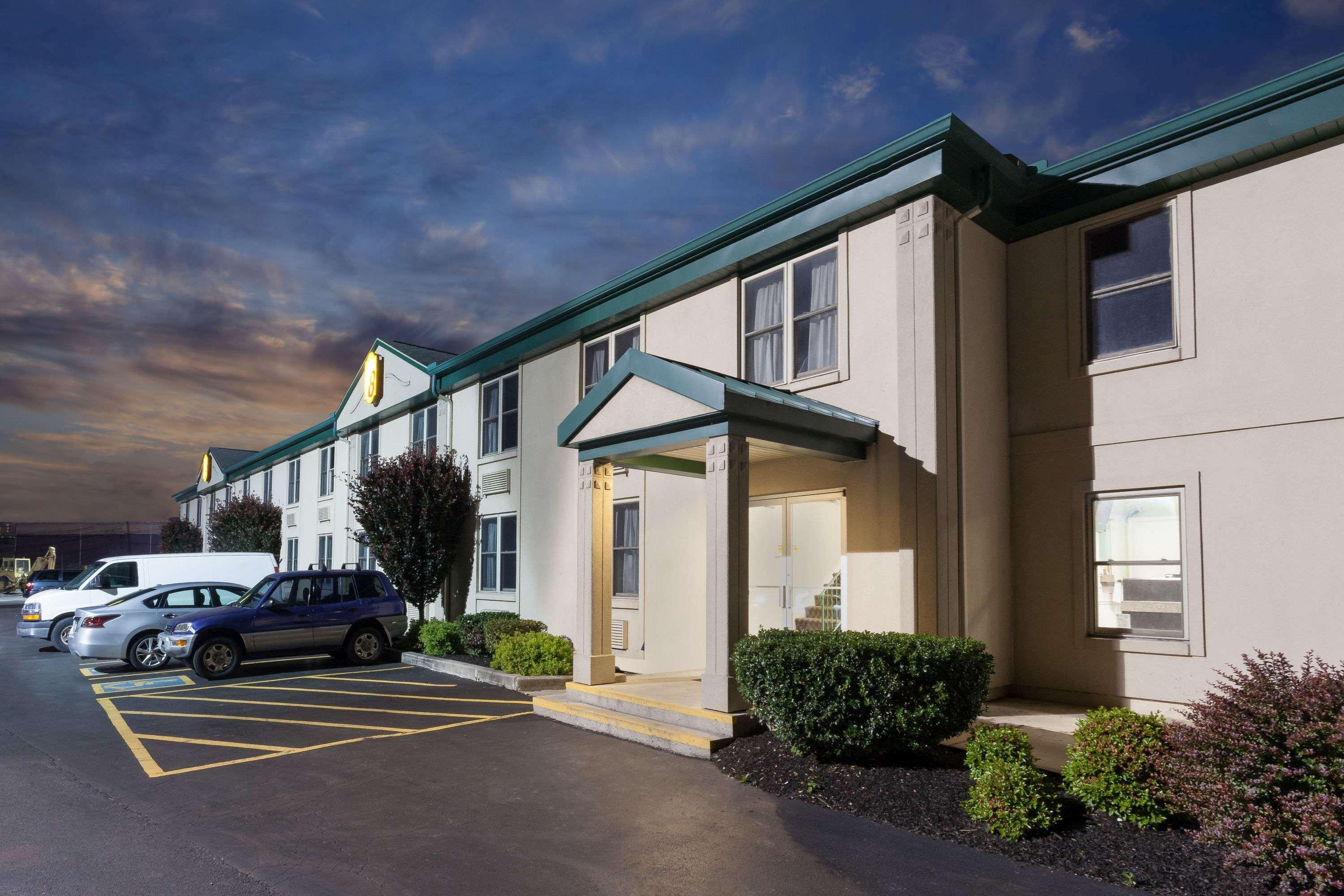 Super 8 By Wyndham Harrisburg Hershey West Εξωτερικό φωτογραφία